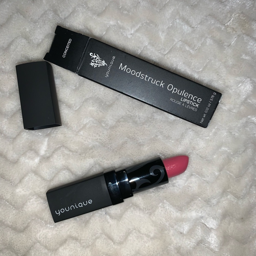 Younique lipstick